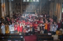 Congregation photo everyone waving